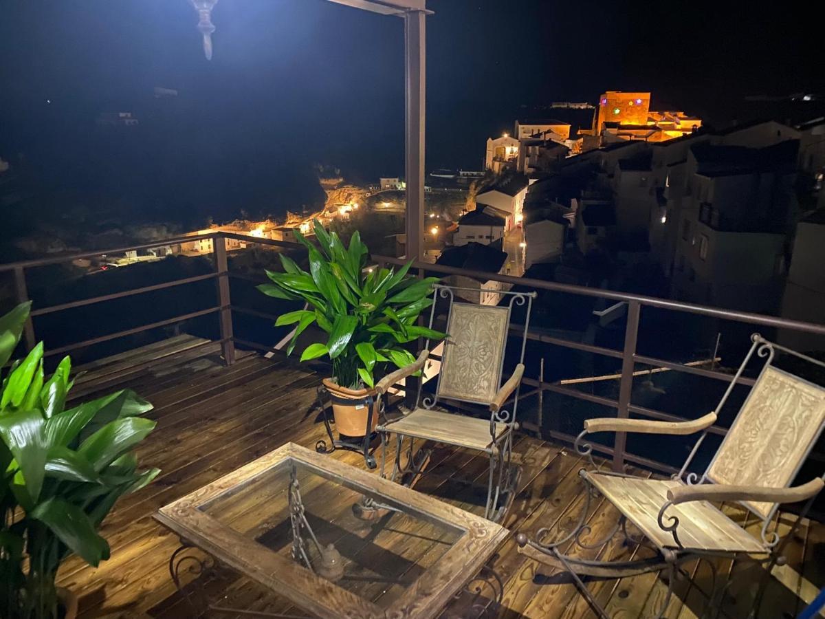 Сasa de vacaciones El Escondite De Martina, ático Romántico Setenil De Las Bodegas